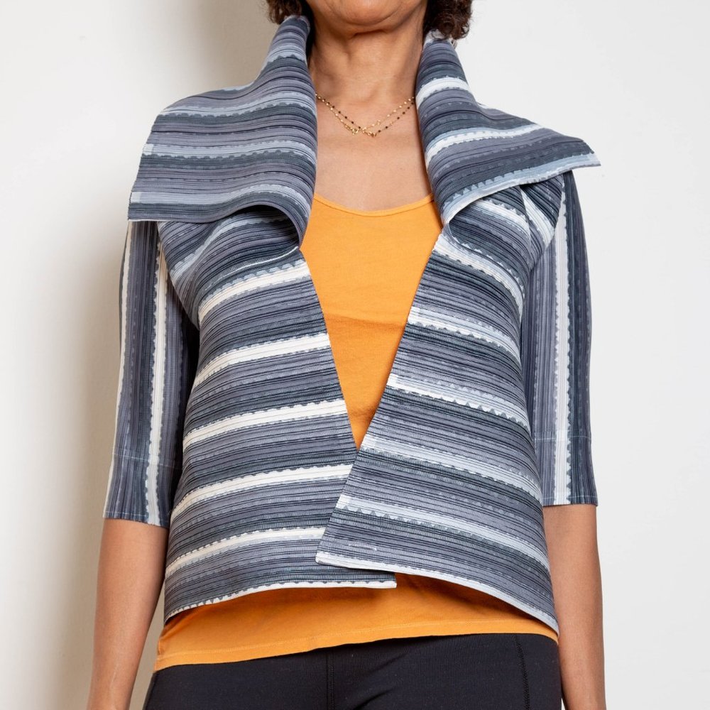 NWT Vanite Couture Pleated Jacket, One Size